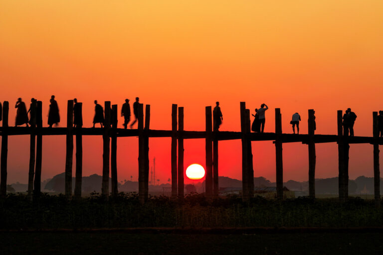 10 U_Bein_Bridge_Sunset